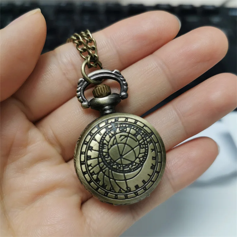 Bronze Geometry Compass Clock Necklace Chain Quartz Analog Pocket Watch for Men Women Arabic Numeral Display Timepiece
Bronze Geometry Compass Clock Necklace Chain Quartz Analog Pocket Watch for Men Women Arabic Numeral Display Timepiece