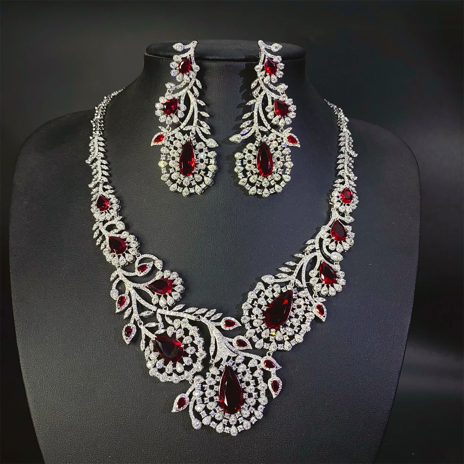 wedding bride luxury jewelry sets large flower plant necklace earrings shiny zirconia red white green blue jewelry dinner party
wedding bride luxury jewelry sets large flower plant necklace earrings shiny zirconia red white green blue jewelry dinner party