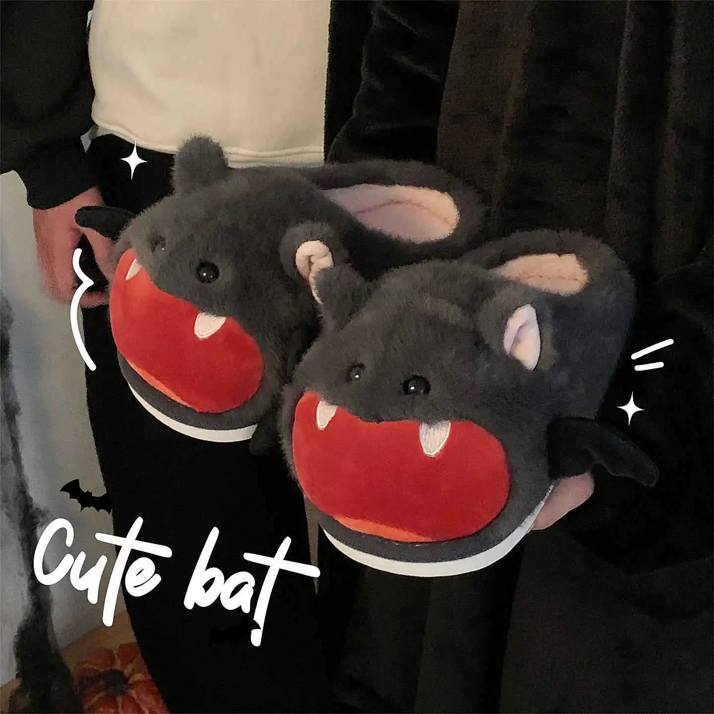Black Winter Home Slippers For Womens Cute Cartoon Bat Women Furry Slippers Couples Warm Lightweight Soft Man Cotton Shoes
Black Winter Home Slippers For Womens Cute Cartoon Bat Women Furry Slippers Couples Warm Lightweight Soft Man Cotton Shoes