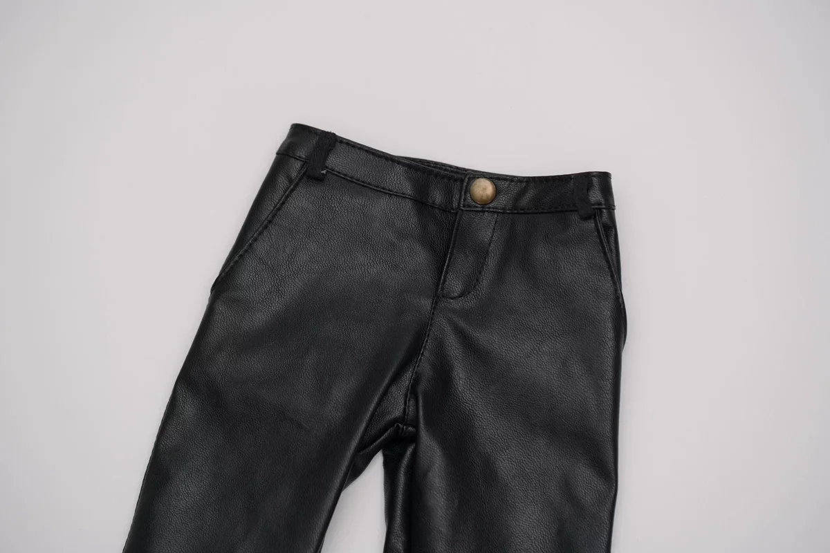 Детская игрушка ручной работы A07, одежда для кукол BJD/SD, базовый черный жилет, черные брюки из искусственной кожи, 1 шт.
Детская игрушка ручной работы A07, одежда для кукол BJD/SD, базовый черный жилет, черные брюки из искусственной кожи, 1 шт.