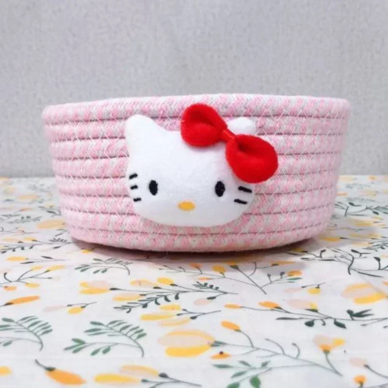 Kawaii Hello Kitty Storage Basket Dopamine Handmade KT Cat Desktop Decoration Cosmetics Sundries Home Storage Baskets Girl Gifts
Kawaii Hello Kitty Storage Basket Dopamine Handmade KT Cat Desktop Decoration Cosmetics Sundries Home Storage Baskets Girl Gifts