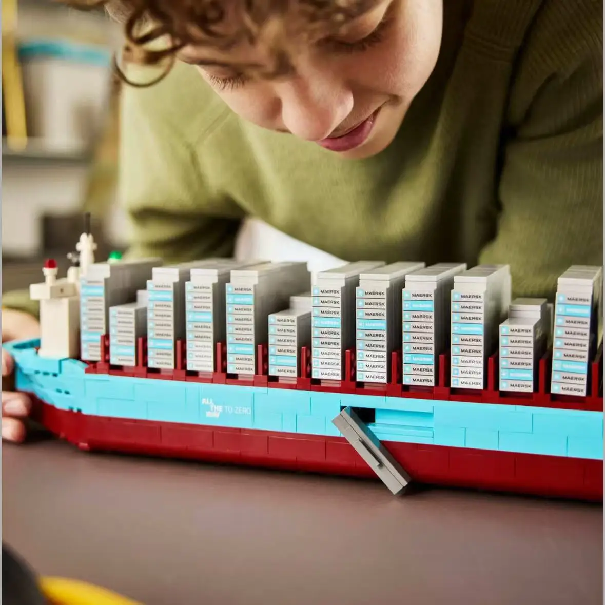 New In-stock 2026 dual-fuel container ship building block assembly model ship kit ship assembly building block toy adult gift
New In-stock 2026 dual-fuel container ship building block assembly model ship kit ship assembly building block toy adult gift