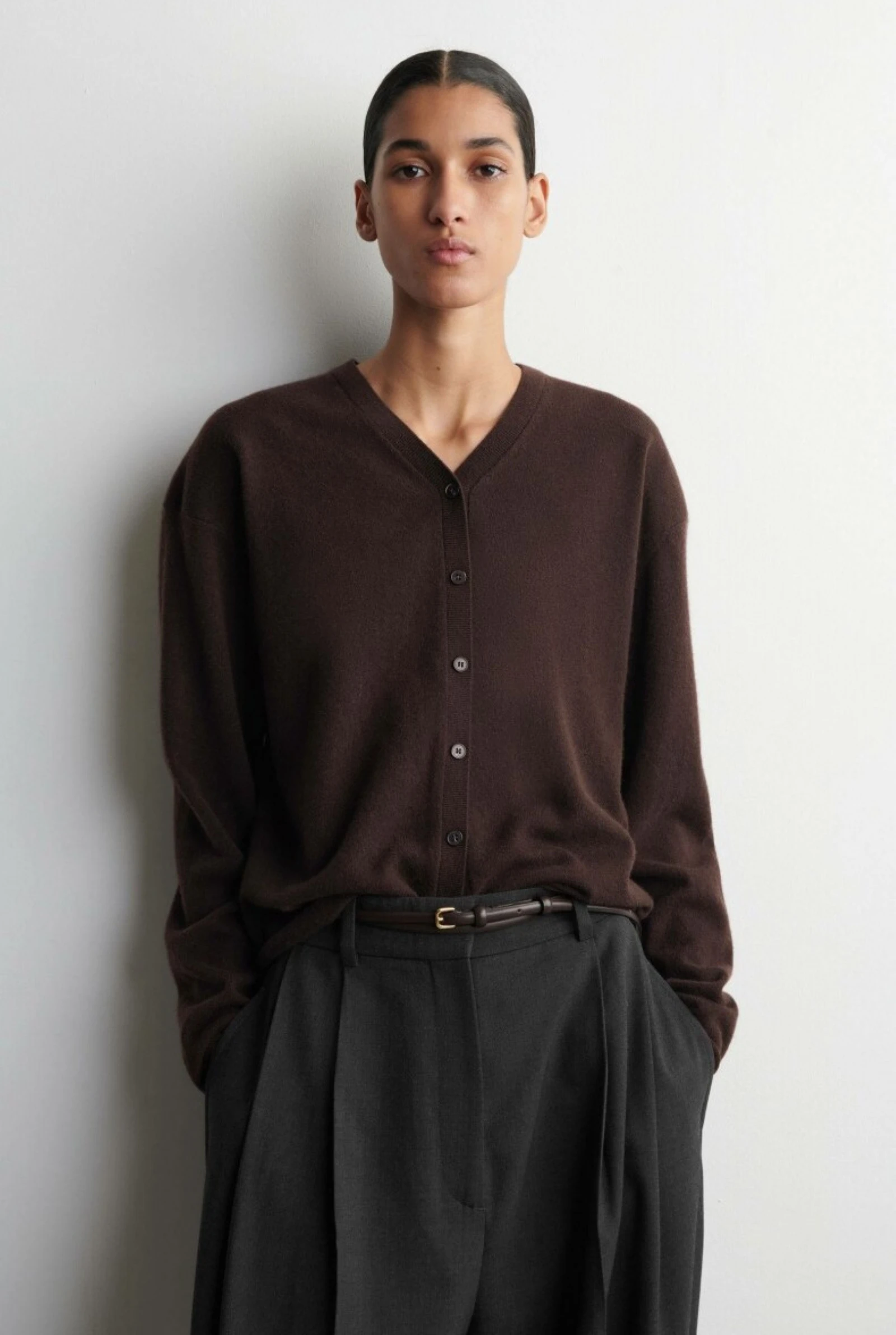 XIMIAN APPAREL 2026 cos spring new style of Women's casual fashion Casual style V-neck cardigan
XIMIAN APPAREL 2026 cos spring new style of Women's casual fashion Casual style V-neck cardigan