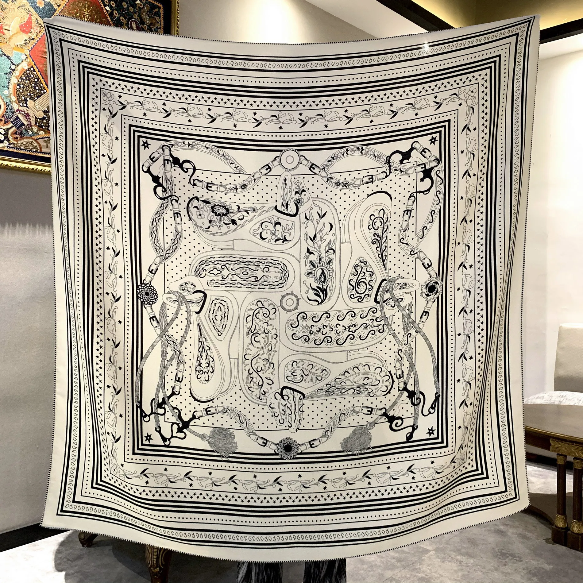 Двусторонний двухцветный большой квадратный шарф из шелковой шерсти 140, осенне-зимний теплый шелковый шерстяной шарф, шаль с кондиционером
Двусторонний двухцветный большой квадратный шарф из шелковой шерсти 140, осенне-зимний теплый шелковый шерстяной шарф, шаль с кондиционером