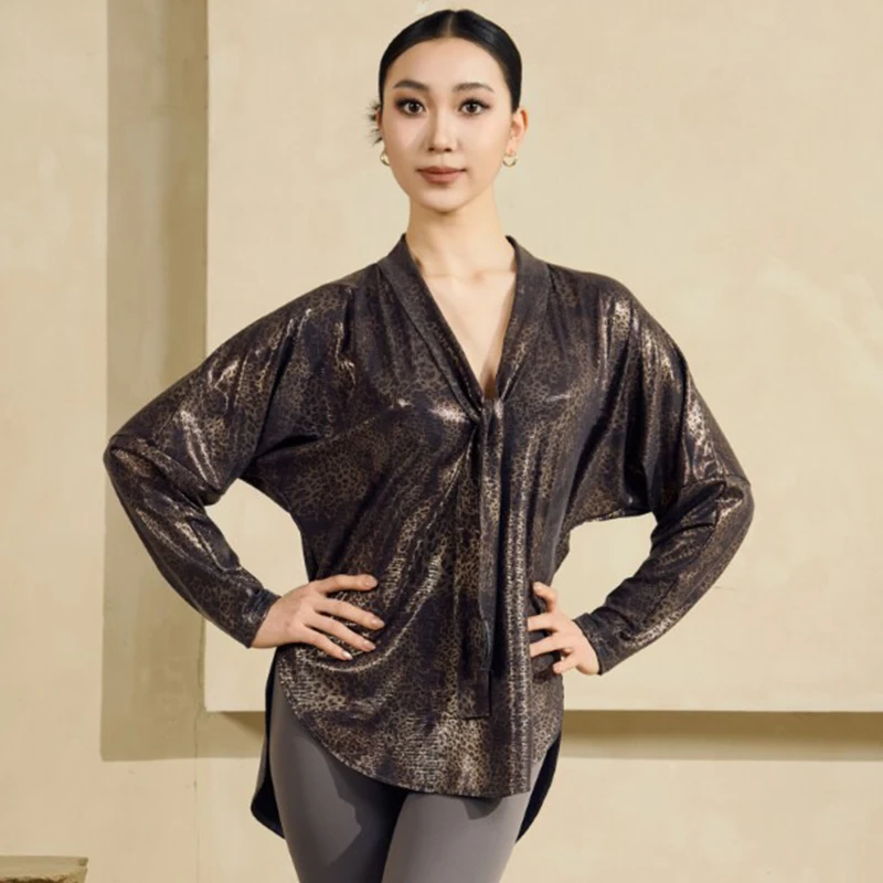 2026 Snake Pattern Latin Dance Tops For Women Long Sleeves Loose Shirts Adult Chacha Rumba Tango Dance Practice Clothing SS2327
2026 Snake Pattern Latin Dance Tops For Women Long Sleeves Loose Shirts Adult Chacha Rumba Tango Dance Practice Clothing SS2327