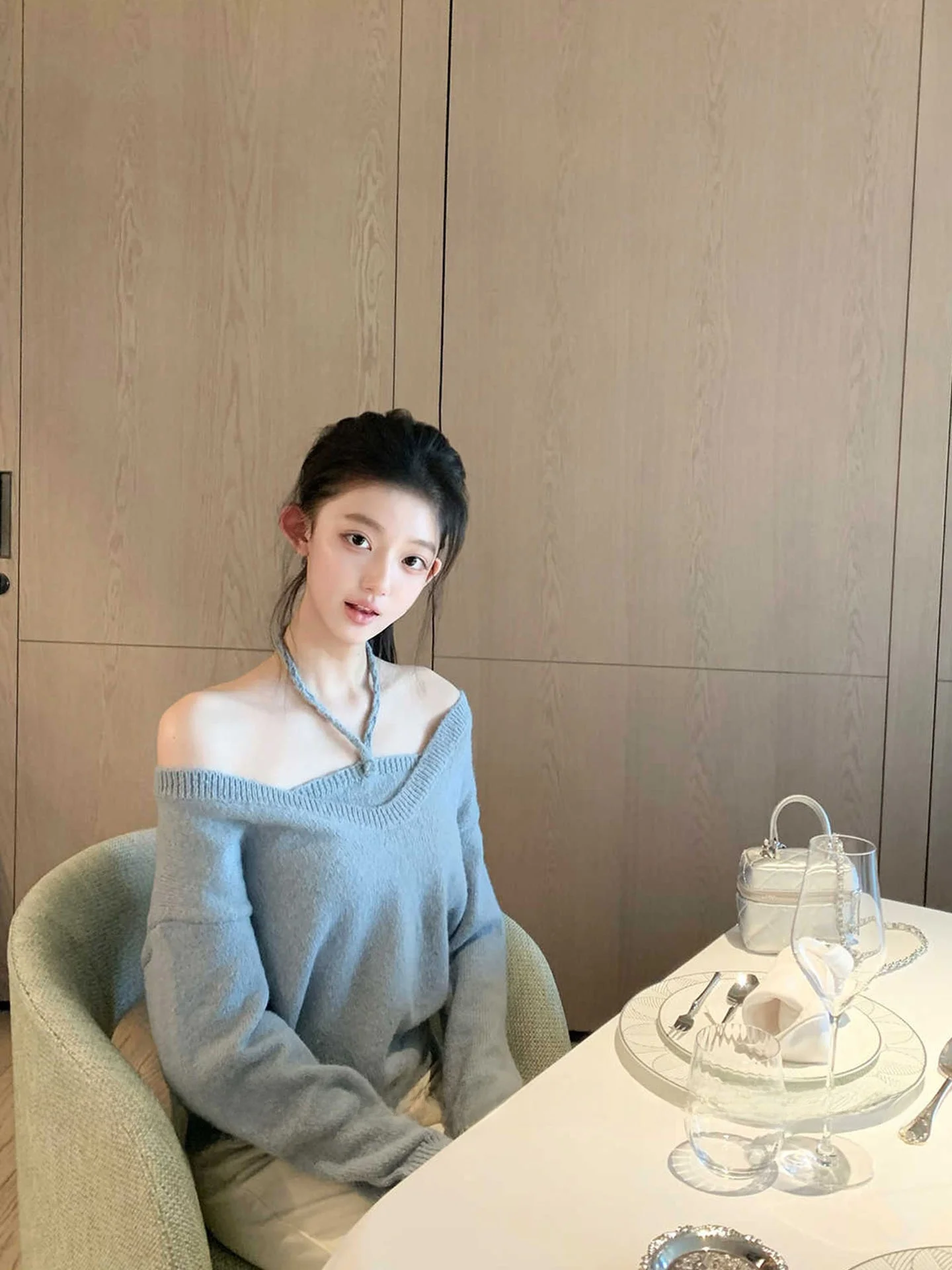 Retro V-Ne Long Sve Women's Knitwear Casual Overhead Top Winter Inner Wear Ne Hanging Two-Piece Set Comfortable Loose Fit
Retro V-Ne Long Sve Women's Knitwear Casual Overhead Top Winter Inner Wear Ne Hanging Two-Piece Set Comfortable Loose Fit