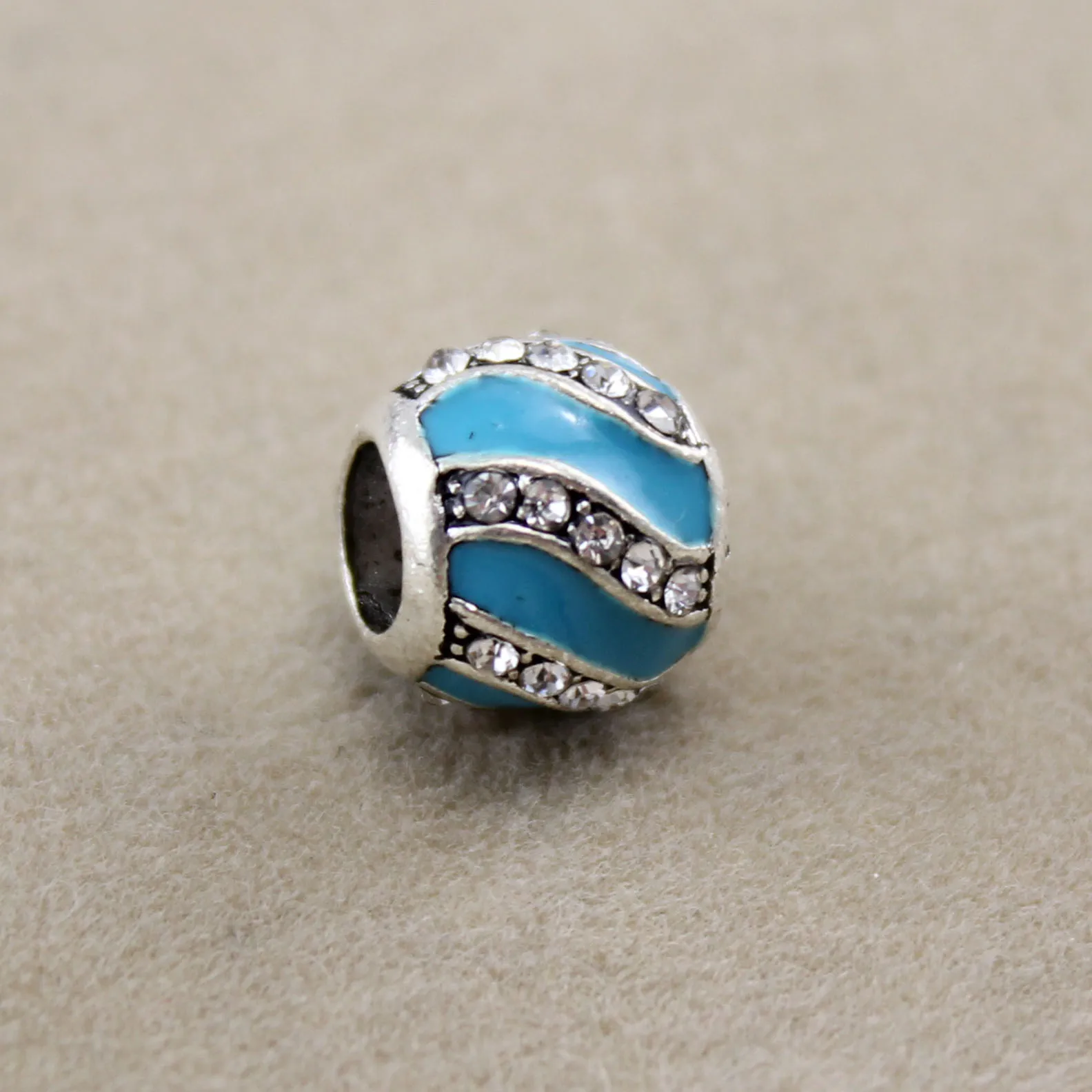 20Pcs/Lot Fashion Corrugation Alloy Oil Droplets Beads Murano Charm fit Pandora Diy Bracelet Handmade Jewelry Making
20Pcs/Lot Fashion Corrugation Alloy Oil Droplets Beads Murano Charm fit Pandora Diy Bracelet Handmade Jewelry Making