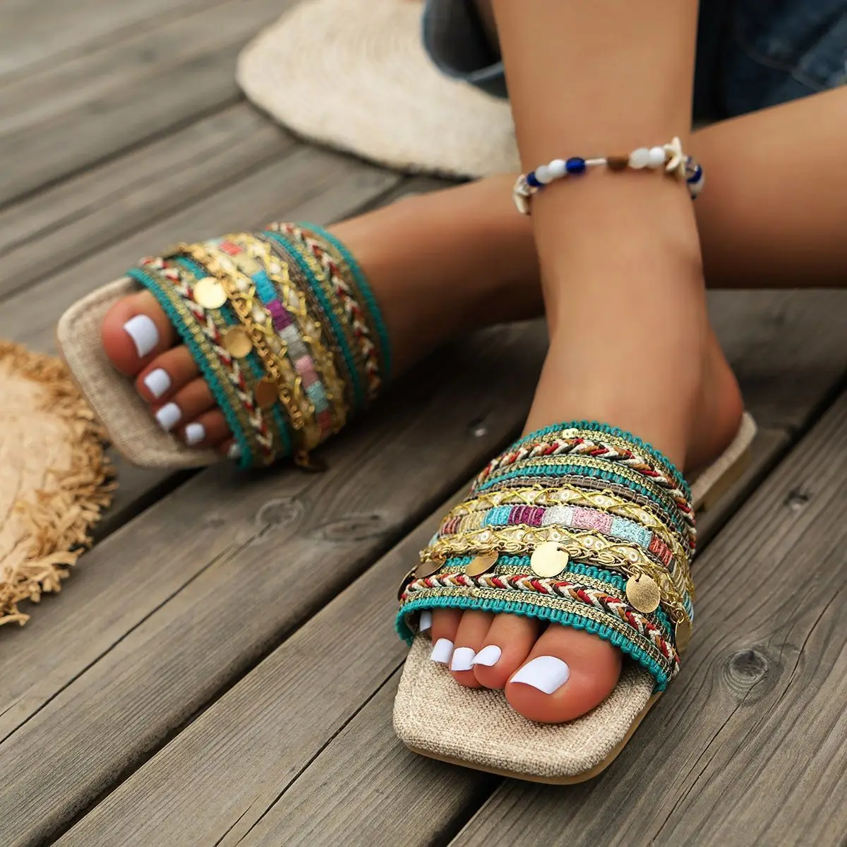 Ethnic Style Beach Slippers for Women in Summer 2025 New Bohemian Open Toed Flat Sandals in Large Size
Ethnic Style Beach Slippers for Women in Summer 2025 New Bohemian Open Toed Flat Sandals in Large Size