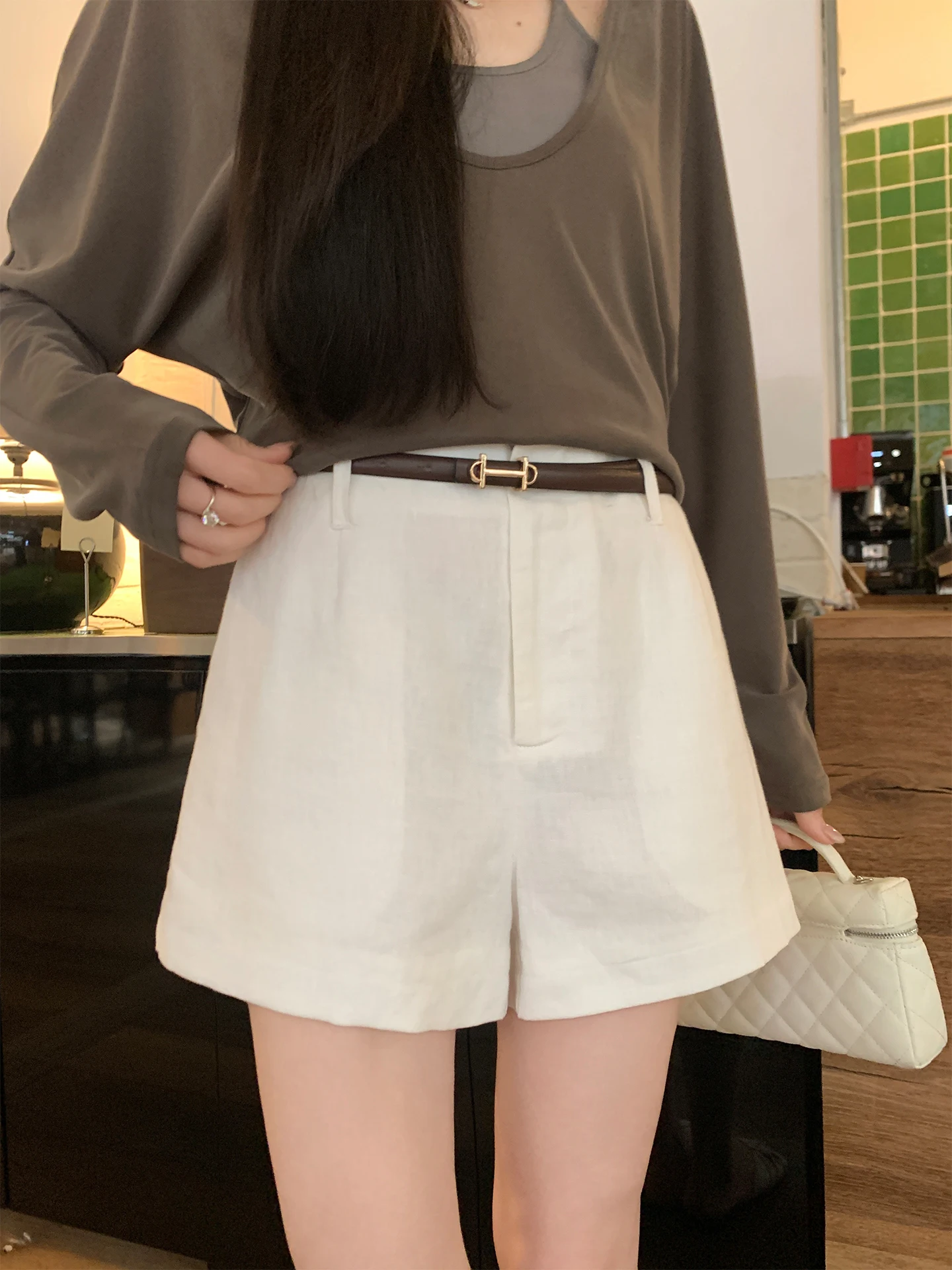 Aboutpoem Full Linen High Waist Loose Women's Shorts Casual Straight Leg Pants Pure Color Zipper Fly Spring Summer Leisure
Aboutpoem Full Linen High Waist Loose Women's Shorts Casual Straight Leg Pants Pure Color Zipper Fly Spring Summer Leisure