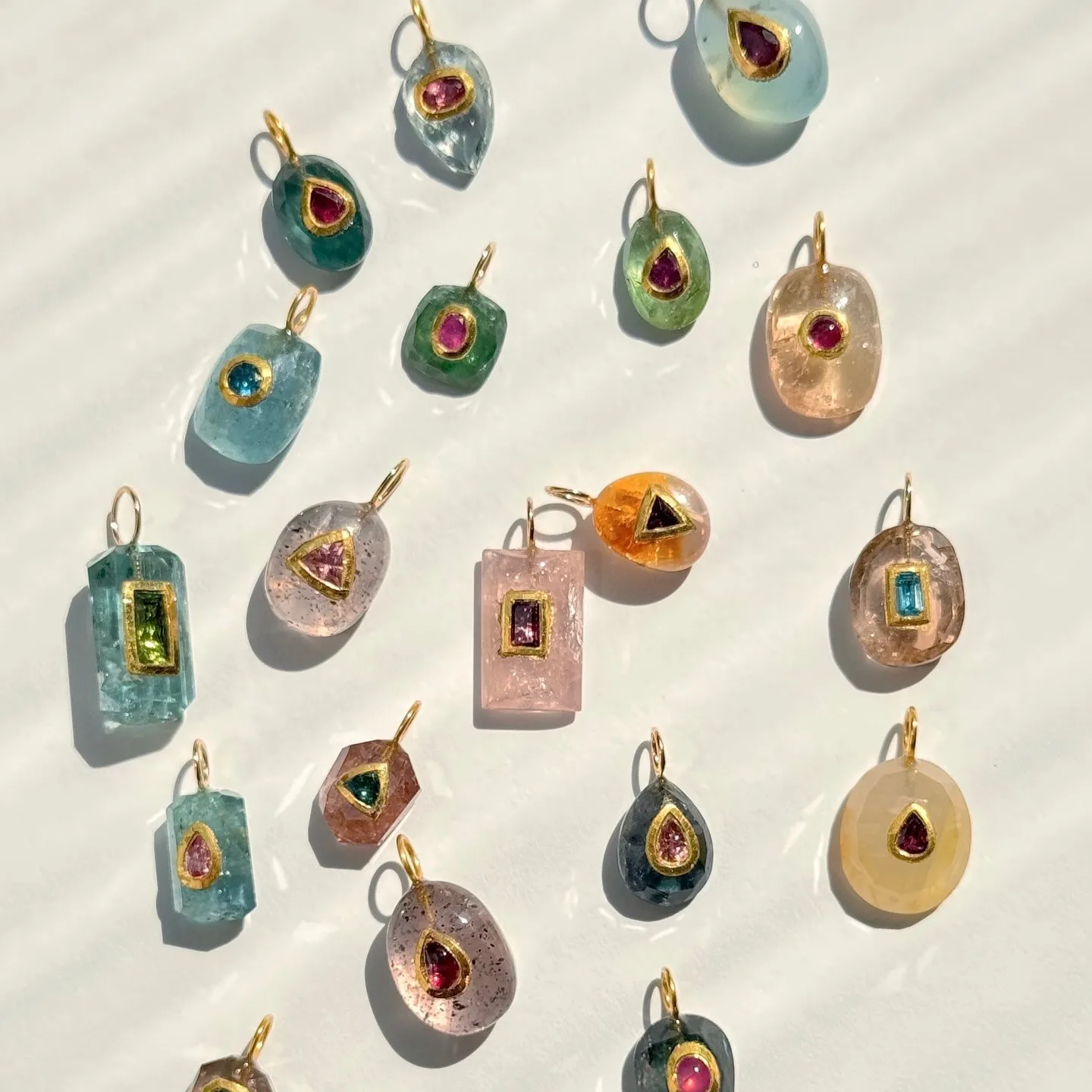 5Pcs Dopamine Colorful Crystal Pendants For Necklaces Bracelets Bag Accessories
5Pcs Dopamine Colorful Crystal Pendants For Necklaces Bracelets Bag Accessories