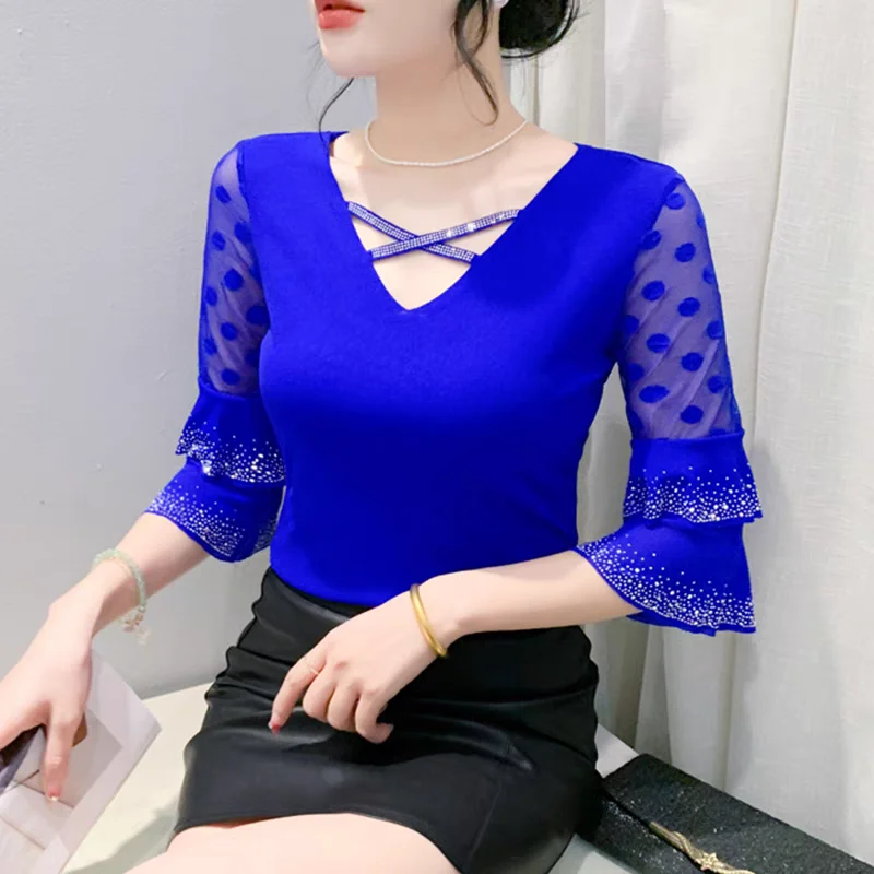 Chic Summer Female V-Neck Hot Diamonds T-shirts Clothes Girl Sweet Flare Sleeve Stretchy Top Shirt Women Double-Layer Mesh Tees
Chic Summer Female V-Neck Hot Diamonds T-shirts Clothes Girl Sweet Flare Sleeve Stretchy Top Shirt Women Double-Layer Mesh Tees