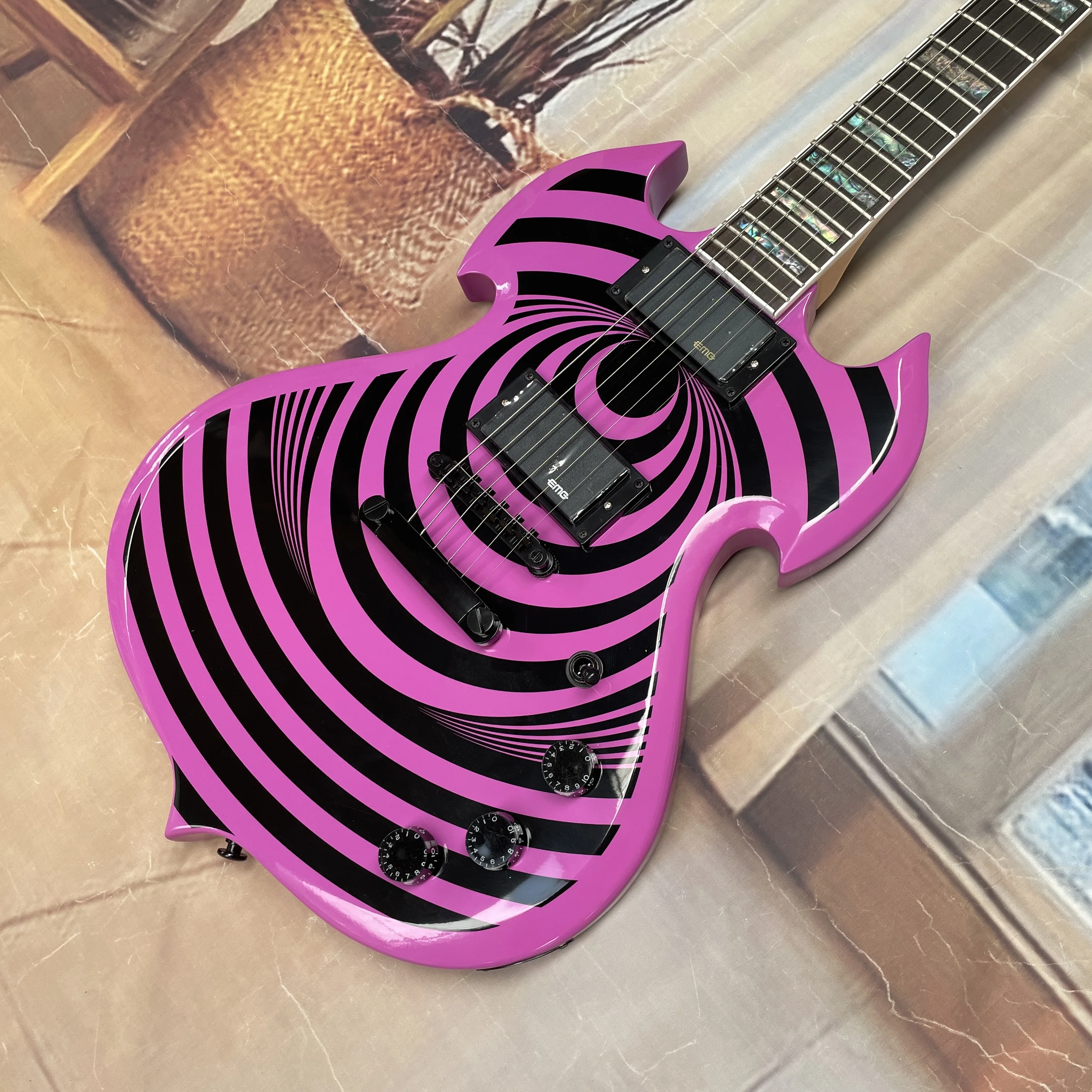 black pink spiral electric guitar with shell inlay rosewood fretboard guitars,stylish advanced-speed-picking electric guitarra
black pink spiral electric guitar with shell inlay rosewood fretboard guitars,stylish advanced-speed-picking electric guitarra