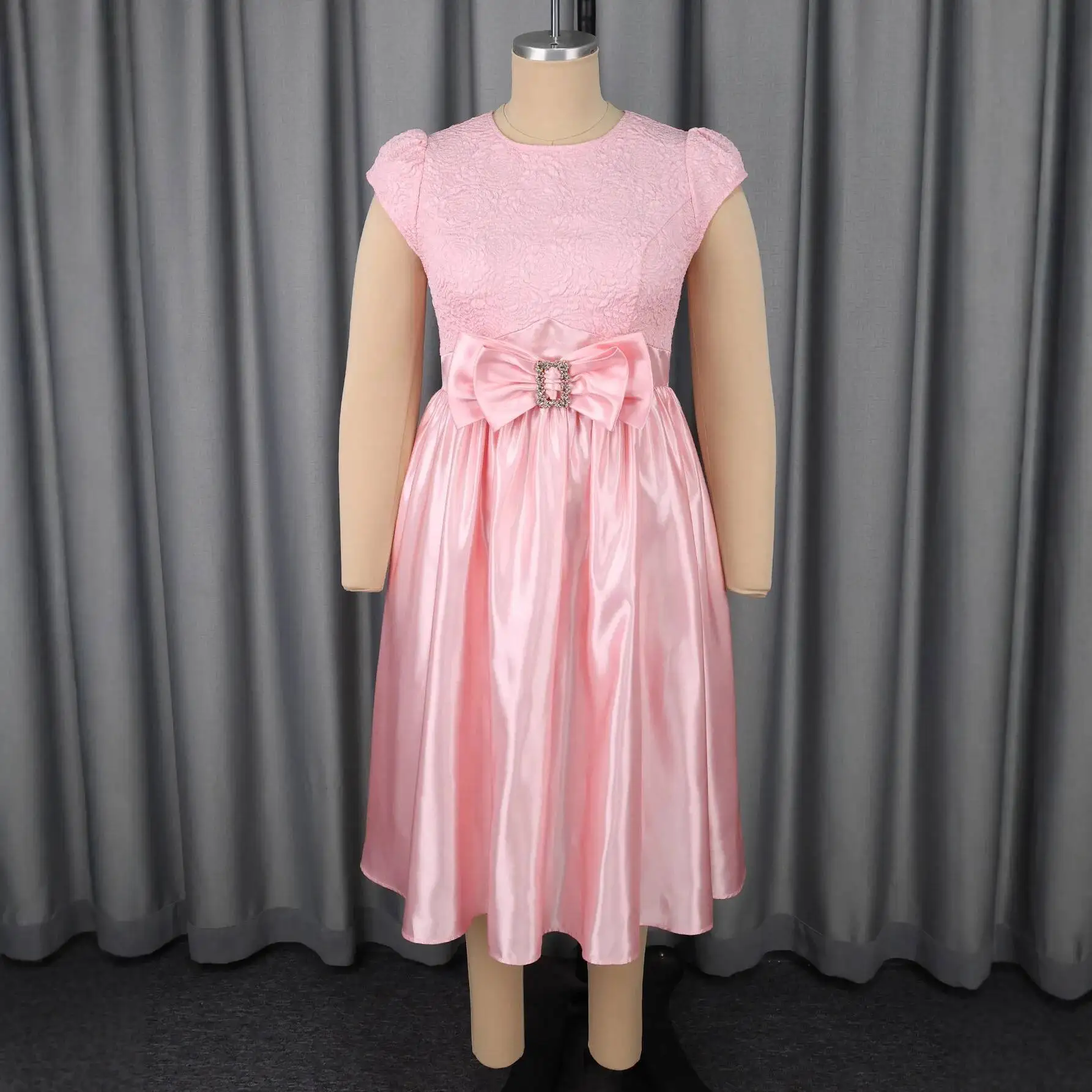 Neck Elegant Round Rose Jacquard Dress with Bow High Waist A-line Evening Party Gown 2025 Summer Dress Robe Vestido Women Party
Neck Elegant Round Rose Jacquard Dress with Bow High Waist A-line Evening Party Gown 2025 Summer Dress Robe Vestido Women Party