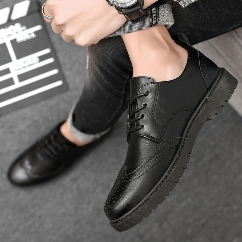 Модные брендовые мужские модельные туфли, официальная мужская повседневная обувь, кожаные свадебные туфли в социальном стиле, дизайнерская офисная обувь с острым носком
Модные брендовые мужские модельные туфли, официальная мужская повседневная обувь, кожаные свадебные туфли в социальном стиле, дизайнерская офисная обувь с острым носком
