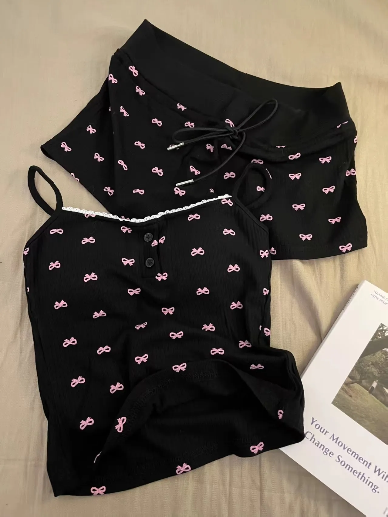 Women Bow Pajamas Set Summer Tank Top And Shorts Sleepwear 2 Piece Set Female Casual Breathe Slim Loungewear Bra Set Comfortable
Women Bow Pajamas Set Summer Tank Top And Shorts Sleepwear 2 Piece Set Female Casual Breathe Slim Loungewear Bra Set Comfortable