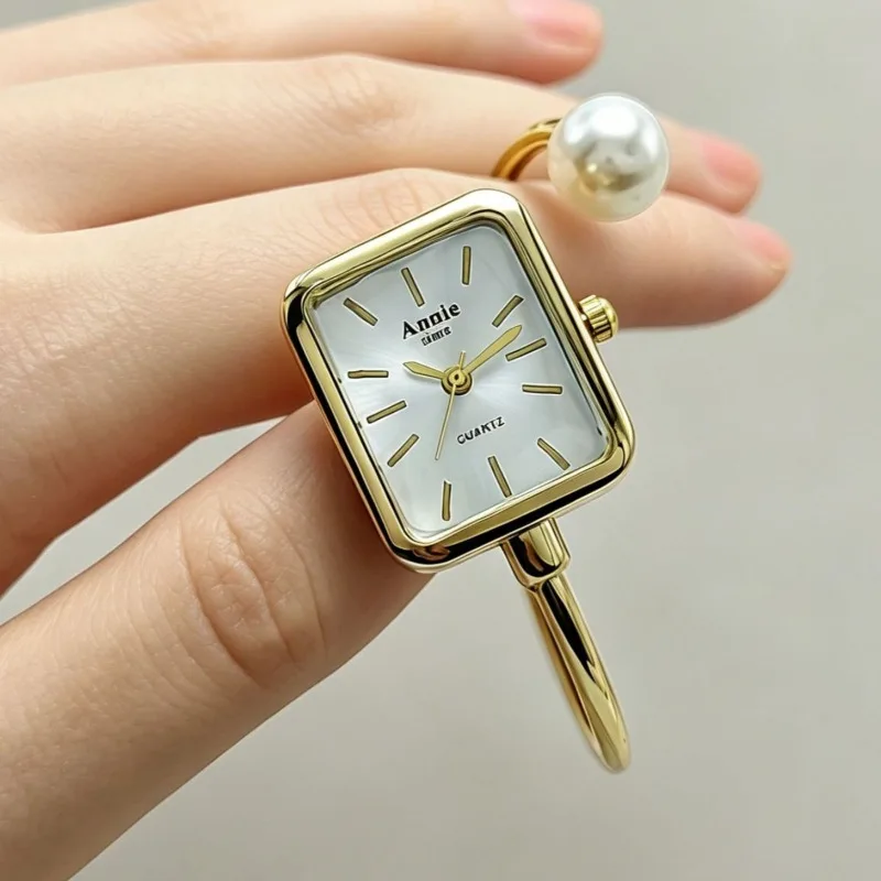 New Fashion Bracelet Watch Women Square Dial Gold Watch Pearl Decorated Quartz Wristwatch Ladies Clock Relojes Para Mujer
New Fashion Bracelet Watch Women Square Dial Gold Watch Pearl Decorated Quartz Wristwatch Ladies Clock Relojes Para Mujer