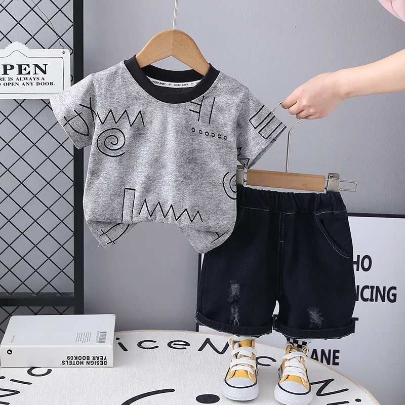 2PCS Kids Boutique Clothing 25025 Summer Baby Boy Clothes Mathematical Symbols Short Sleeve T-shirts and Shorts Set Boys Outfits
2PCS Kids Boutique Clothing 25025 Summer Baby Boy Clothes Mathematical Symbols Short Sleeve T-shirts and Shorts Set Boys Outfits