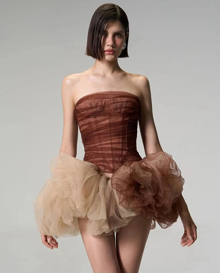 Сексуальный комплект из 2 предметов для женщин Y2K Hottie сетчатый лоскутный двухслойный жилет + многоцветная пышная юбка полночные костюмы для дня рождения
Сексуальный комплект из 2 предметов для женщин Y2K Hottie сетчатый лоскутный двухслойный жилет + многоцветная пышная юбка полночные костюмы для дня рождения