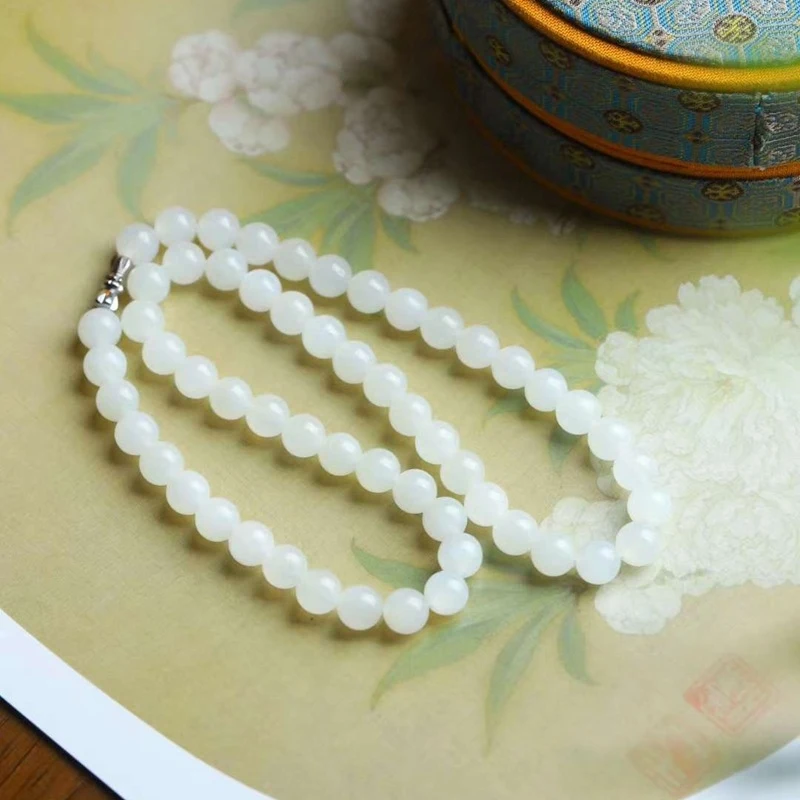 necklace made of natural Hetian , Qinghai material, sheep fat grade white jade plain beads
necklace made of natural Hetian , Qinghai material, sheep fat grade white jade plain beads