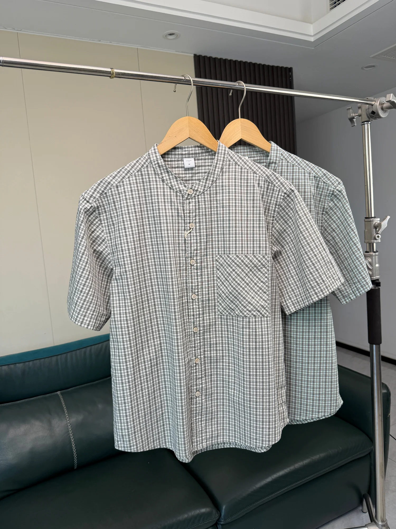 Casual Style Men's Checkered Shirt Breathable Thin Summer Loose Fit Short Sleeve Stand Collar Fashion Urban Youth Daily Wear
Casual Style Men's Checkered Shirt Breathable Thin Summer Loose Fit Short Sleeve Stand Collar Fashion Urban Youth Daily Wear