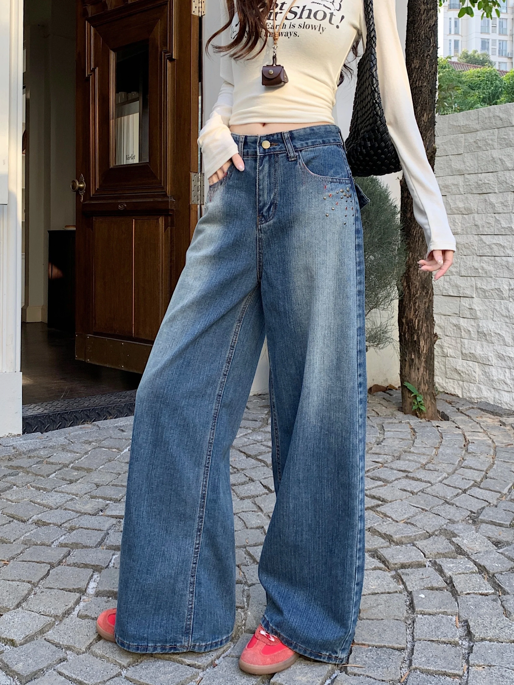 Retro American Embroidered Loose Jeans Women's Spring Slimming Wide Leg Pants Floor-Length Casual High Waist Denim
Retro American Embroidered Loose Jeans Women's Spring Slimming Wide Leg Pants Floor-Length Casual High Waist Denim