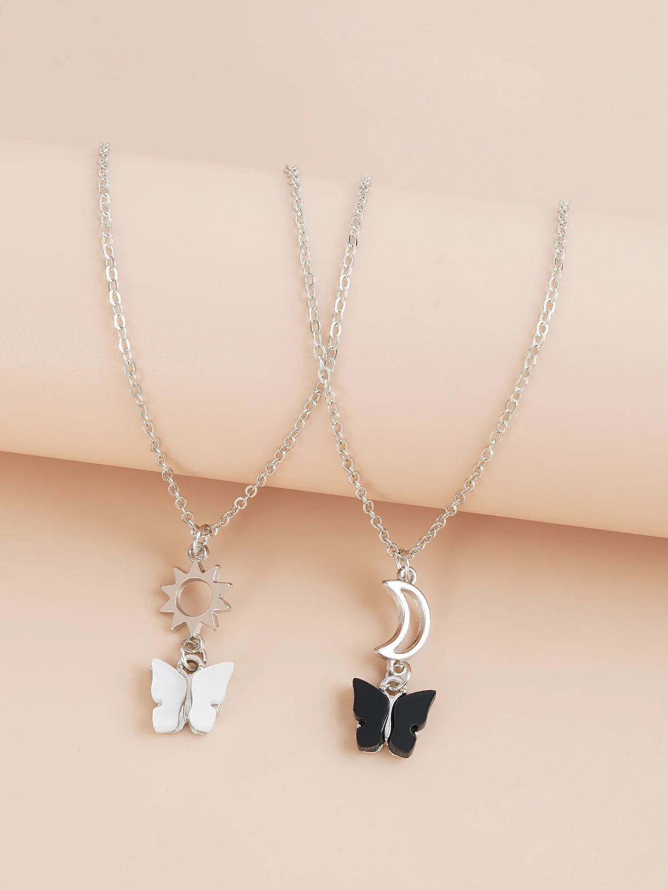 Trendy Sun Moon Card Necklace for women black white Butterfly pendant Valentine Day blessing Jewelry gift
Trendy Sun Moon Card Necklace for women black white Butterfly pendant Valentine Day blessing Jewelry gift