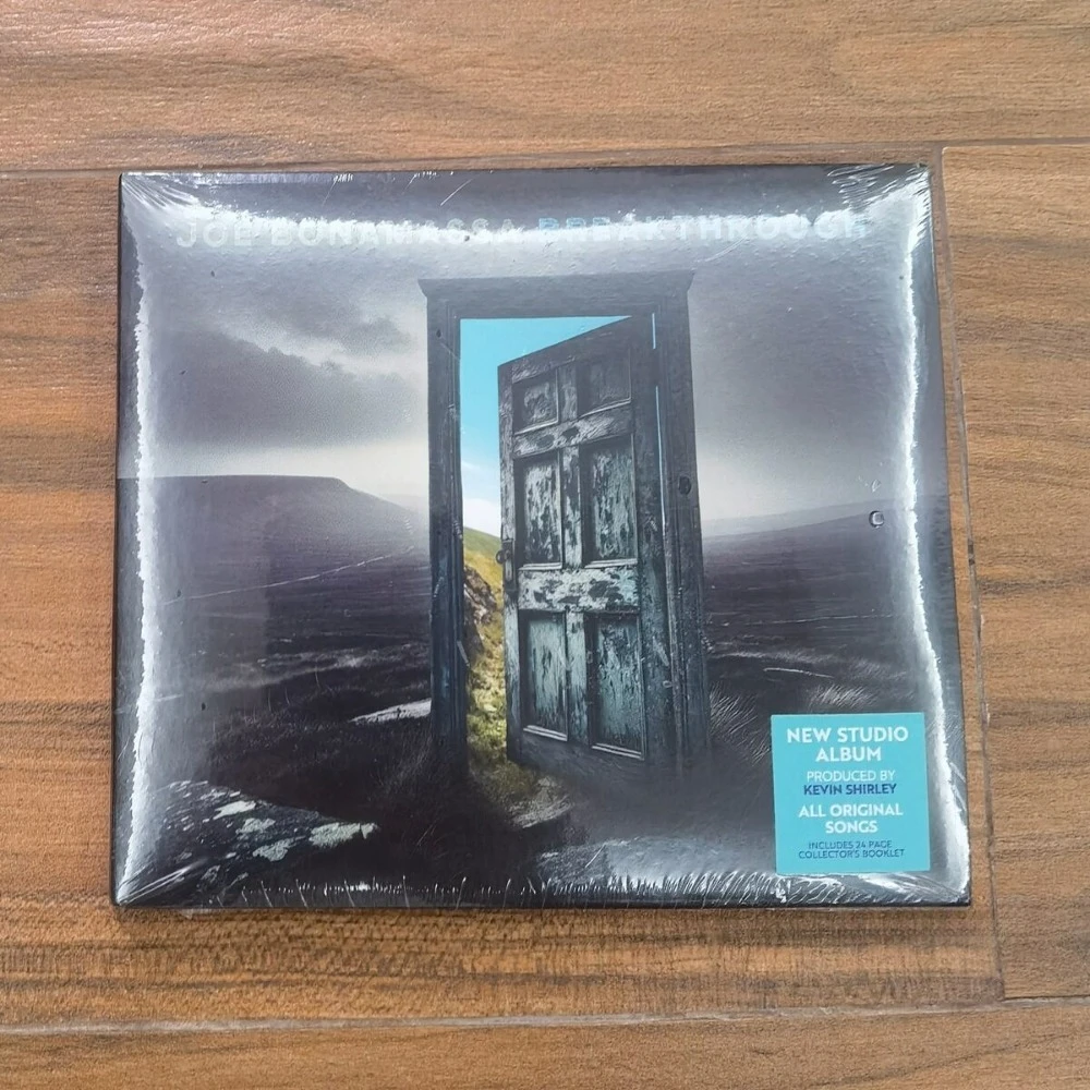 Joe Bonamassa Breakthrough CD 2025 New Album Blues Rock Hard Rock Guitar Masterpiece Trigger Finger Sealed Disc J&R Adventures
Joe Bonamassa Breakthrough CD 2025 New Album Blues Rock Hard Rock Guitar Masterpiece Trigger Finger Sealed Disc J&R Adventures