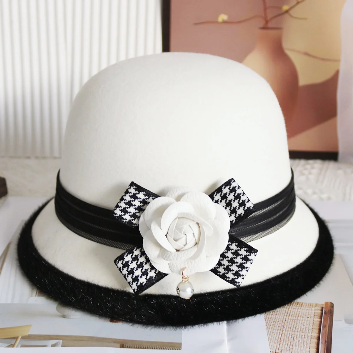 Шляпа женская осенне-зимняя шерстяная британская термотазик шляпа в иностранном стиле с короткими полями шоу с маленьким лицом складная шляпа-ведро прилив
Шляпа женская осенне-зимняя шерстяная британская термотазик шляпа в иностранном стиле с короткими полями шоу с маленьким лицом складная шляпа-ведро прилив