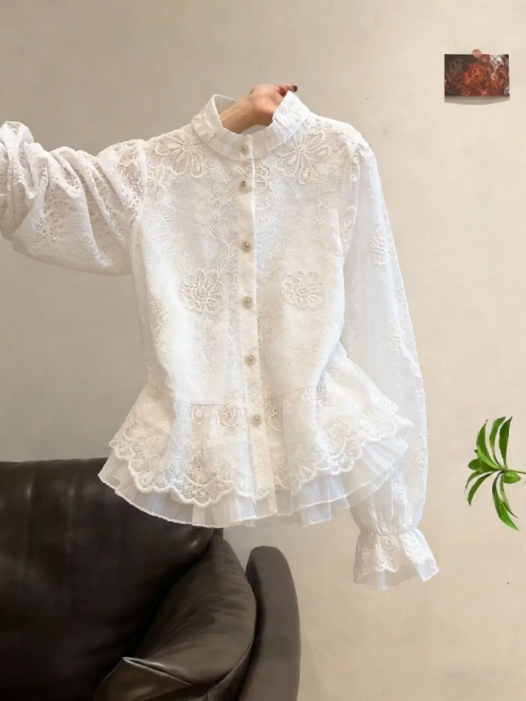 Elegant Lace Embroidery Blouse Women's Fashionable Unique Spring Season High-End Feel Heavy Work Court Style Long Sleeve Shirt
Elegant Lace Embroidery Blouse Women's Fashionable Unique Spring Season High-End Feel Heavy Work Court Style Long Sleeve Shirt