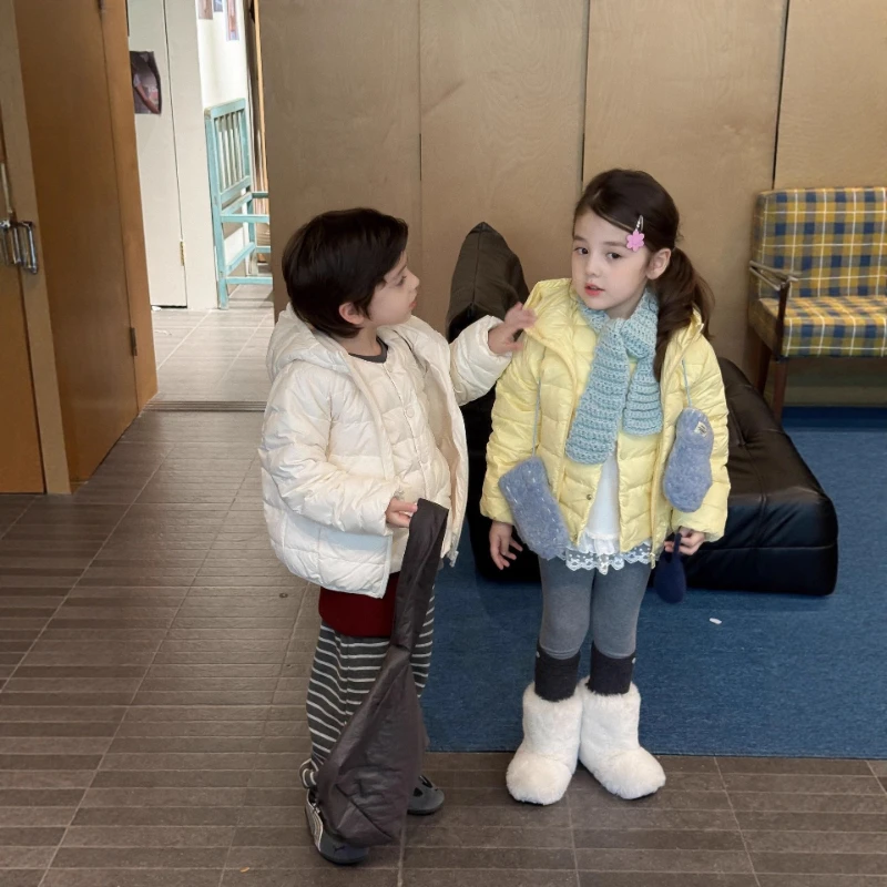 Children's 2025 Winter New Simple Solid Color Lightweight Hooded Single Breasted Down Jacket
Children's 2025 Winter New Simple Solid Color Lightweight Hooded Single Breasted Down Jacket