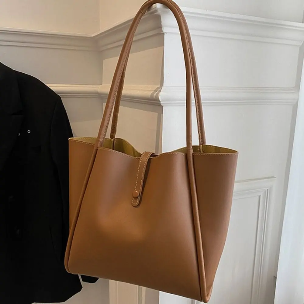 Fashion Large Capacity PU Leather Shoulder Bag French Style Handbag Retro Underarm Bag Simple Casual New Design Tote Bag Travel
Fashion Large Capacity PU Leather Shoulder Bag French Style Handbag Retro Underarm Bag Simple Casual New Design Tote Bag Travel