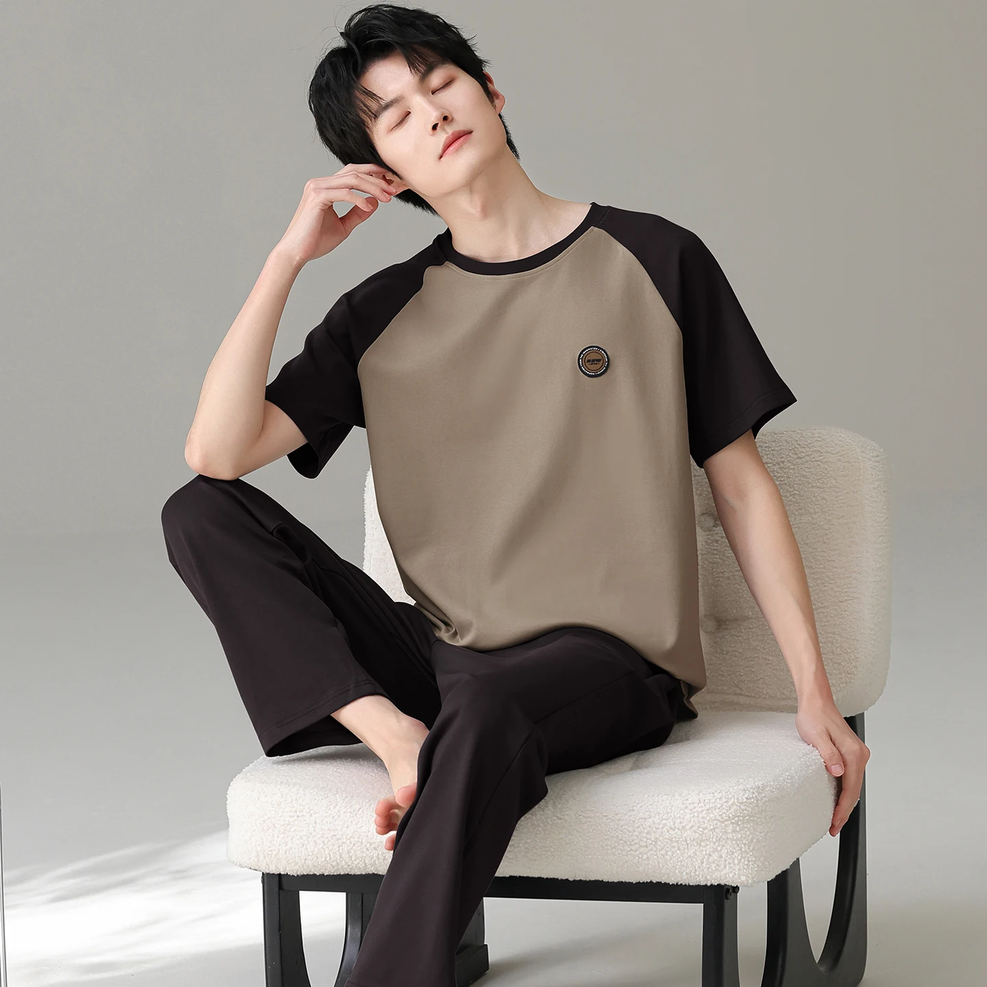 Summer Modal Men Sleepwear Short Tops+Long Pants 2Pcs Set Mens Pajamas Casual Soft Loose L-7XL Male Pyjamas
Summer Modal Men Sleepwear Short Tops+Long Pants 2Pcs Set Mens Pajamas Casual Soft Loose L-7XL Male Pyjamas