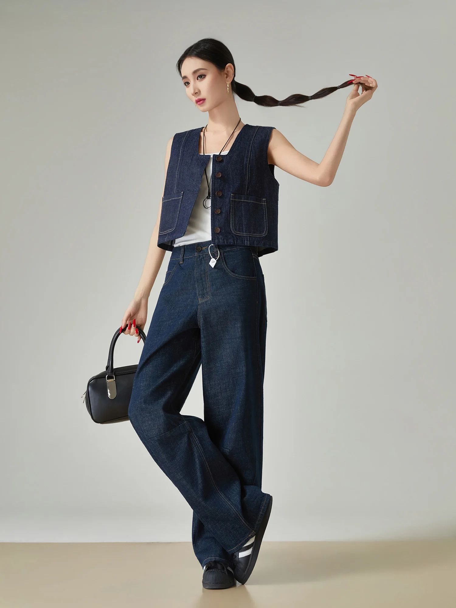 Versatile High-End Vintage Dark Denim Set Women's Sleeveless Vest Long Pants Two-Piece Spring Summer New Style Casual Fashion
Versatile High-End Vintage Dark Denim Set Women's Sleeveless Vest Long Pants Two-Piece Spring Summer New Style Casual Fashion