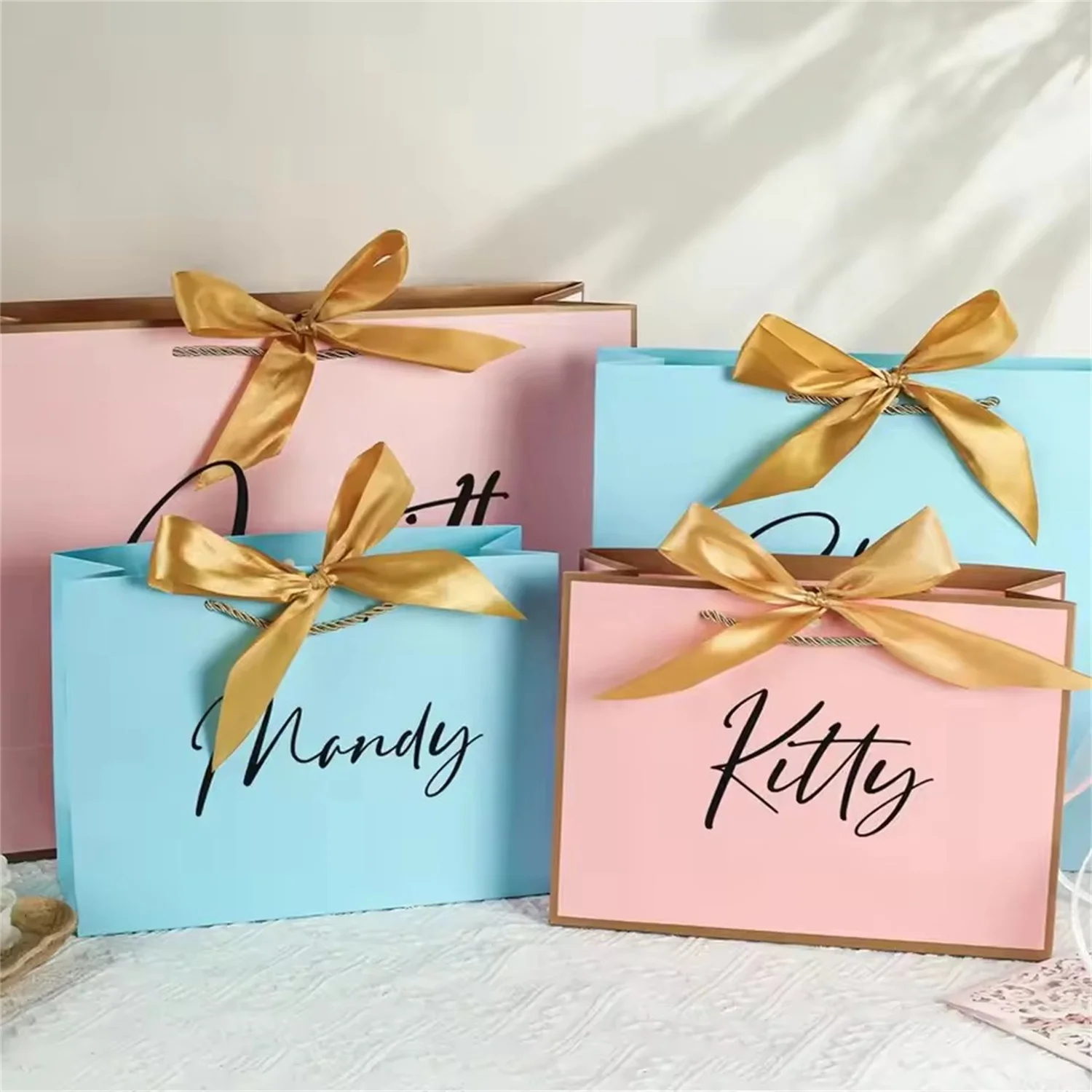 100pcs Personalized Jewelry Paper Handle Bag Bridesmaid Wedding Favor Gift Bachelorette Party Handbag With Ribbon Shopping Pouch
100pcs Personalized Jewelry Paper Handle Bag Bridesmaid Wedding Favor Gift Bachelorette Party Handbag With Ribbon Shopping Pouch
