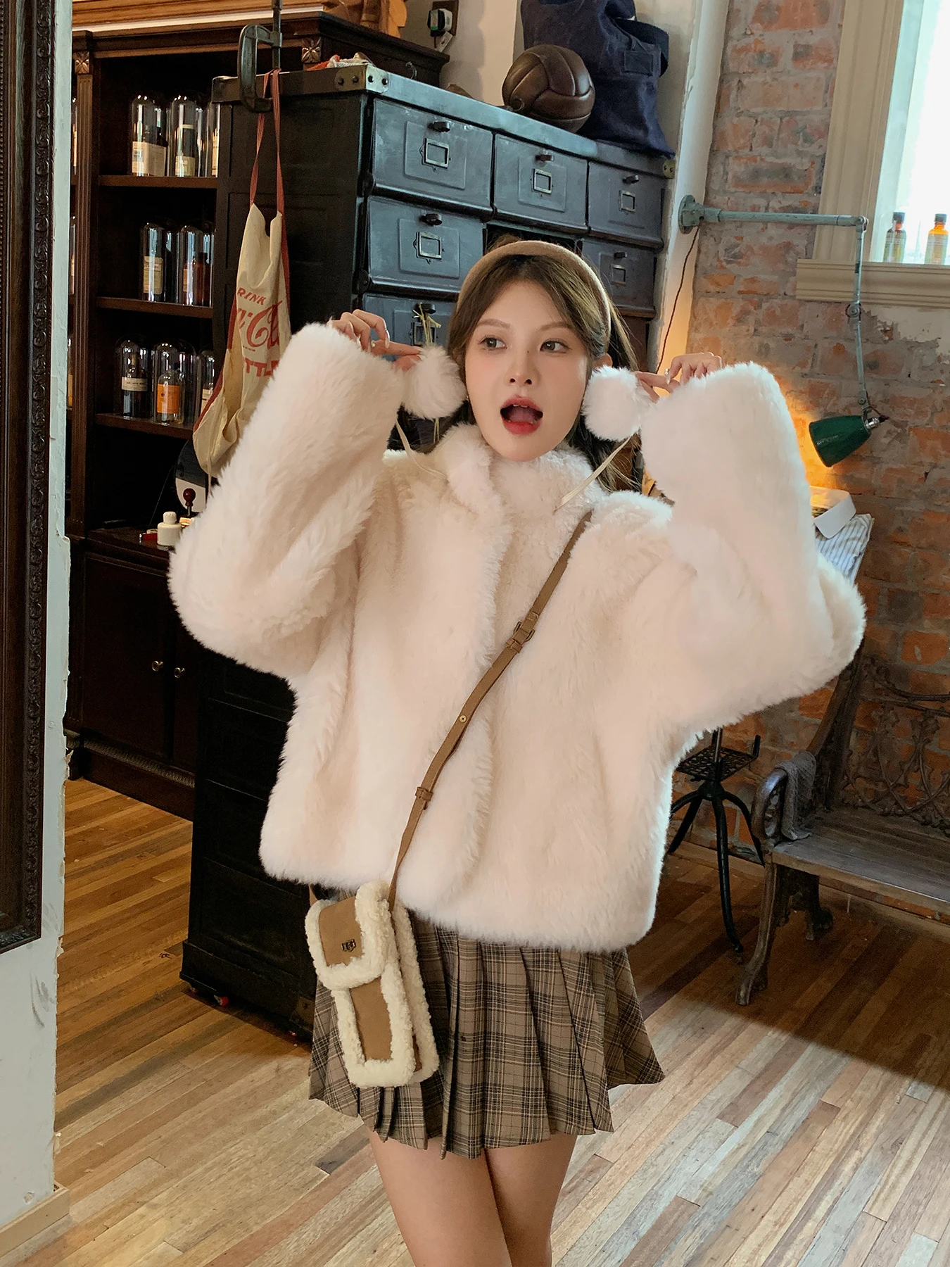 ort Женское пальто из овчины 2022, осень-зима, новинка Sle Toscan с мехом ягненка Jaet, встроенный дизайн, для поездок на работу Sle Long Sve
ort Женское пальто из овчины 2022, осень-зима, новинка Sle Toscan с мехом ягненка Jaet, встроенный дизайн, для поездок на работу Sle Long Sve