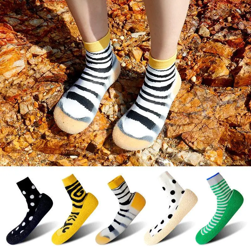 Women's Beach Shoes Diving Snorkeling Quick Dry Anti-Slip Swimming Shoes Head Covering Light Outdoor Wading Shoes Slip Resistant
Women's Beach Shoes Diving Snorkeling Quick Dry Anti-Slip Swimming Shoes Head Covering Light Outdoor Wading Shoes Slip Resistant