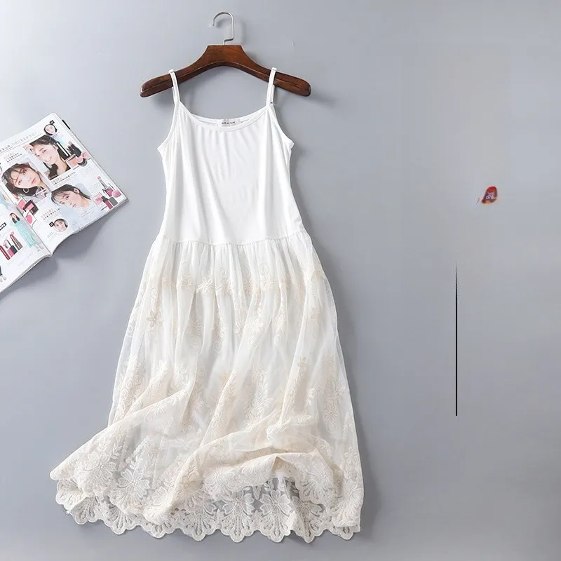 Autumn Winter Embroidered Heavy Work Lace Dress Korean Style Inner Skirt Midi A-Line Skirt Casual Style Polyester Fiber
Autumn Winter Embroidered Heavy Work Lace Dress Korean Style Inner Skirt Midi A-Line Skirt Casual Style Polyester Fiber