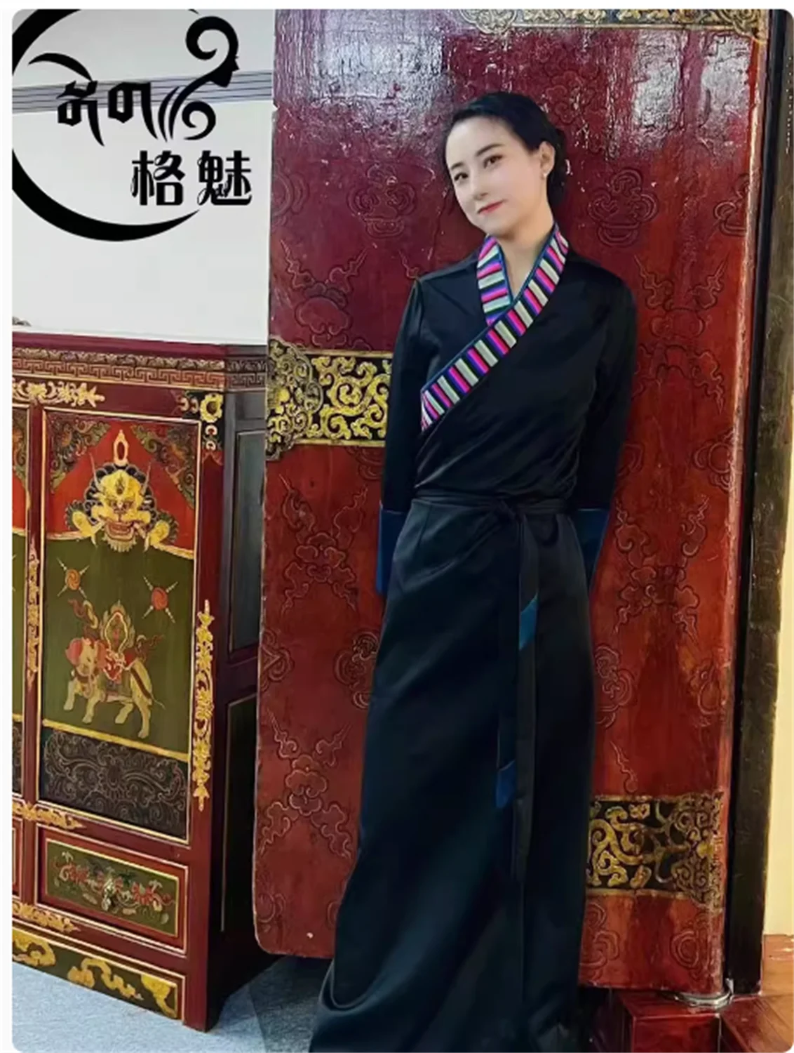 Ethnic characteristics Tibetan classic Tibetan robe with women's Xizang clothes
Ethnic characteristics Tibetan classic Tibetan robe with women's Xizang clothes