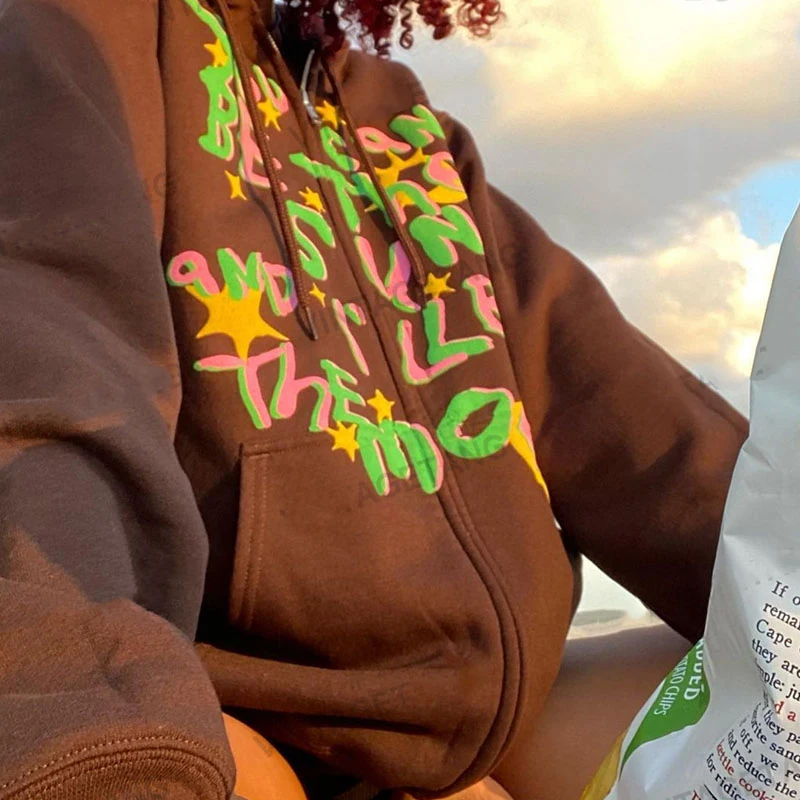 Vintage Brown Graffiti Zip-up Hoodie Y2k Aesthetic Graphic Print Long Sleeve Sweatshirt 90s Streetwear Punk Top E-girl Outerwear
Vintage Brown Graffiti Zip-up Hoodie Y2k Aesthetic Graphic Print Long Sleeve Sweatshirt 90s Streetwear Punk Top E-girl Outerwear