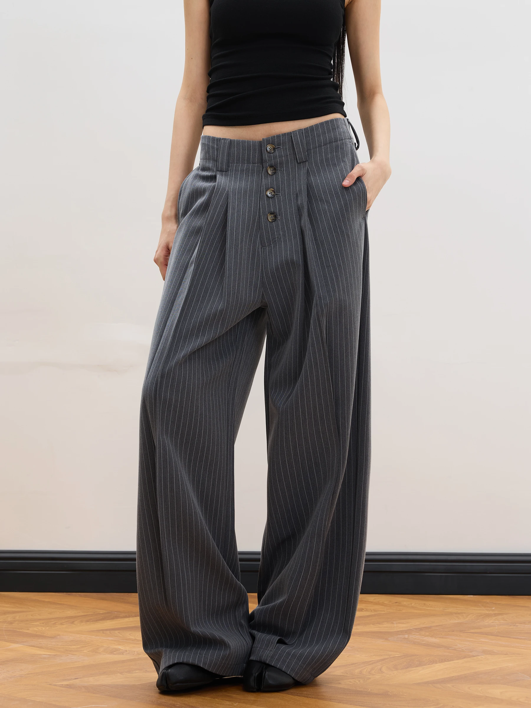JUNECUT Casual Striped Suit Pants Loose Straight Cut Drapey Commute Casual Long Trousers Simple Design Women's Premium Fashion
JUNECUT Casual Striped Suit Pants Loose Straight Cut Drapey Commute Casual Long Trousers Simple Design Women's Premium Fashion