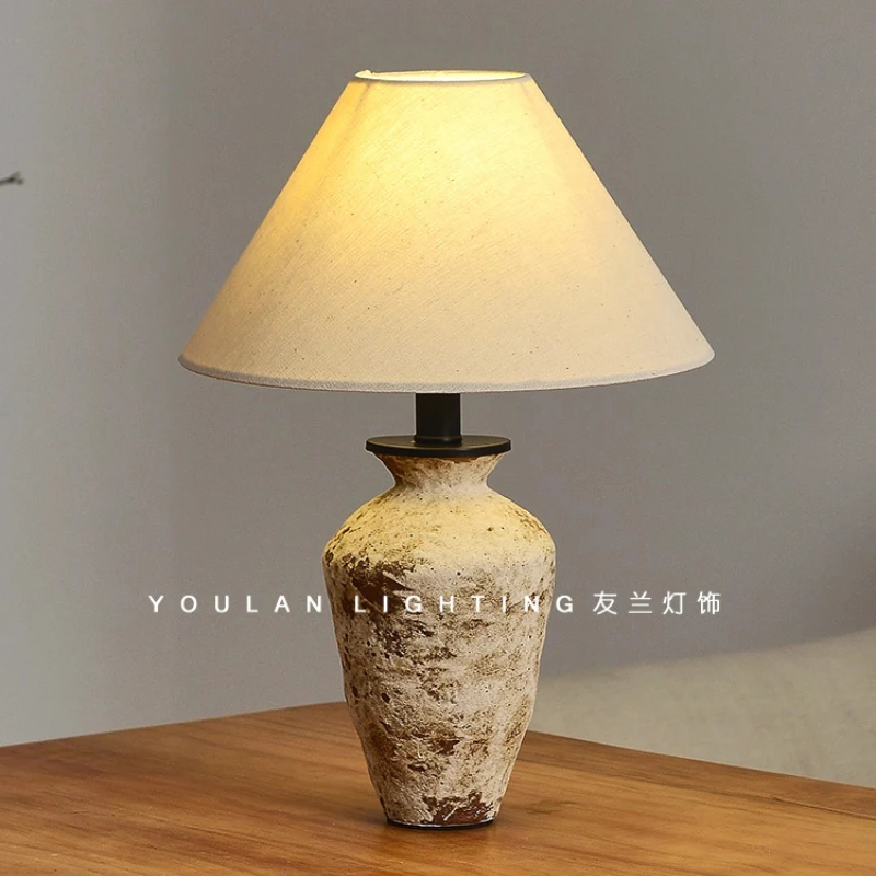 Retro Handmade Pottery Jar Table Lamps Artistic Decorative Item New Chinese Style Bedside Lamp Home Decoration
Retro Handmade Pottery Jar Table Lamps Artistic Decorative Item New Chinese Style Bedside Lamp Home Decoration