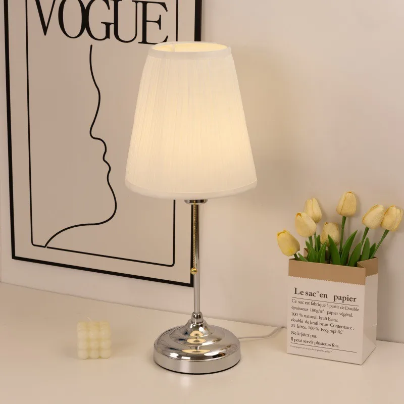Элегантная и стильная настольная лампа с абажуром, безопасная для глаз, ночник, перезаряжаемая, современный минимализм, декор для дома, спальни, общежития
Элегантная и стильная настольная лампа с абажуром, безопасная для глаз, ночник, перезаряжаемая, современный минимализм, декор для дома, спальни, общежития