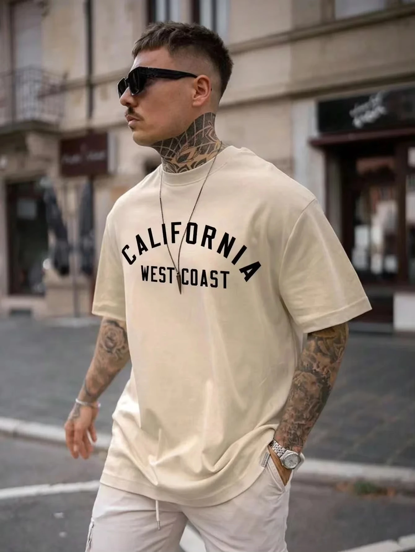 2024 New Summer Fashion Men's T-shirt English Letter Print Pattern Casual Loose Street Fitness High Quality Cotton Tops clothing
2024 New Summer Fashion Men's T-shirt English Letter Print Pattern Casual Loose Street Fitness High Quality Cotton Tops clothing