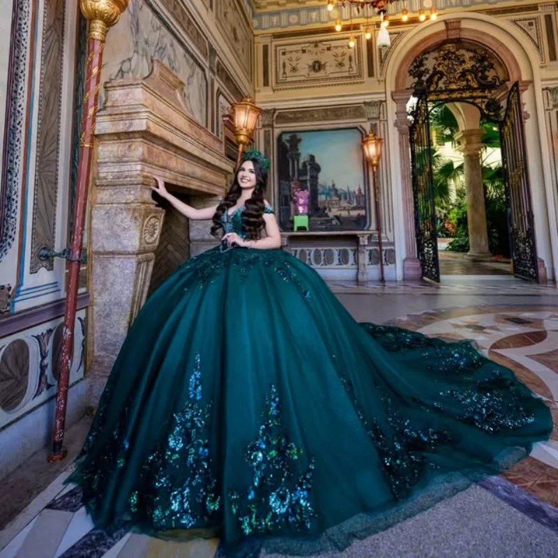 Customized blackish green Off Shoulder Quinceanera Dress beads sequin Lace crystal applique 3D flower vestidos de 15 Quinceanera
Customized blackish green Off Shoulder Quinceanera Dress beads sequin Lace crystal applique 3D flower vestidos de 15 Quinceanera