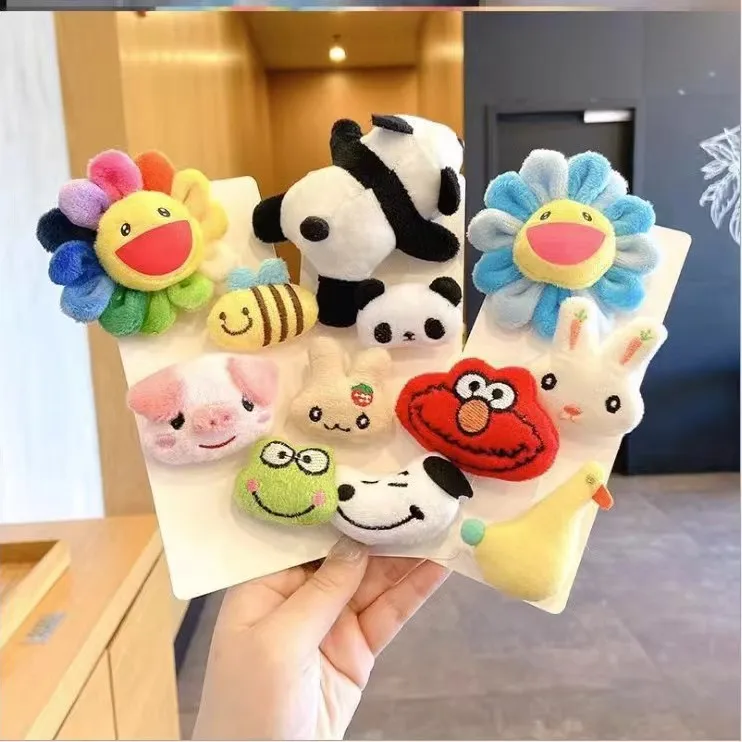 Cute cartoon brooch plush toy doll pendant bag shoes clothing accessories versatile random send
Cute cartoon brooch plush toy doll pendant bag shoes clothing accessories versatile random send