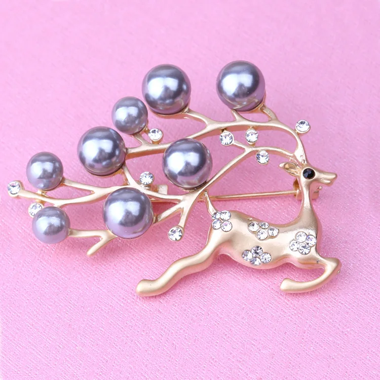 fashion Christmas reindeer fawn brooch high-grade crystal pearl brooch brooch women sweater coat cape button halloween cute
fashion Christmas reindeer fawn brooch high-grade crystal pearl brooch brooch women sweater coat cape button halloween cute