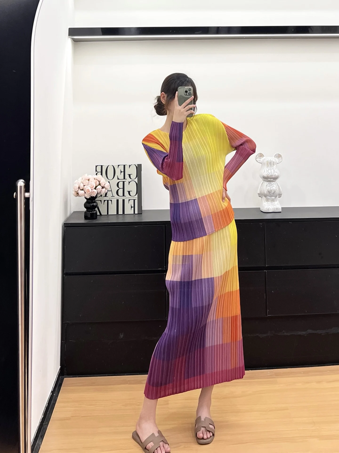 Fashion Women Suit Round Neck Long Sleeve Gradient Colour Tops High Waist Casual Loose Large Size Skirt 2025 Summer New Female
Fashion Women Suit Round Neck Long Sleeve Gradient Colour Tops High Waist Casual Loose Large Size Skirt 2025 Summer New Female