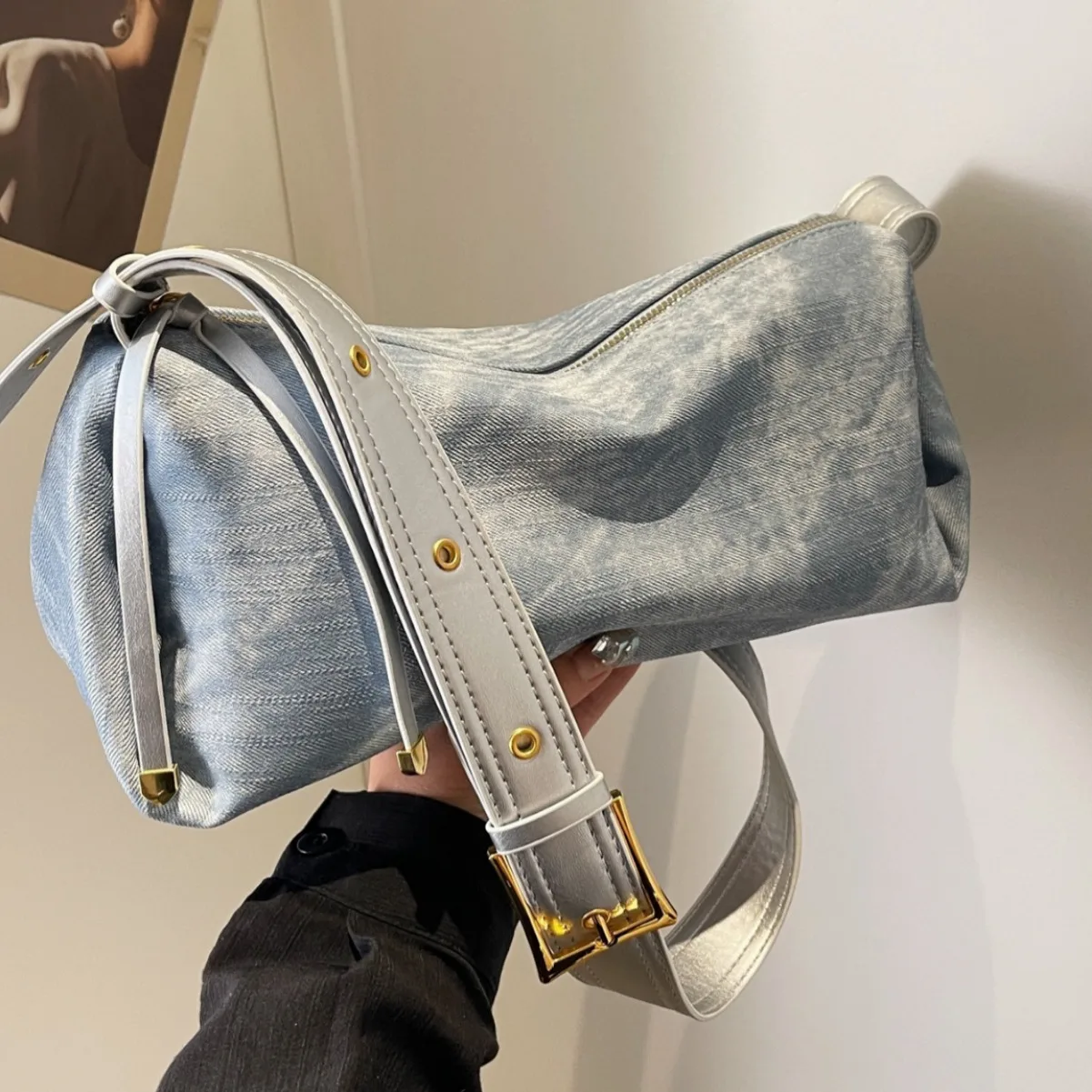 Pillow Large Tote Bag Shoulder Crossbody Bags for Women Handbags and Purses 2024 New Trendy Design Messenger Bag
Pillow Large Tote Bag Shoulder Crossbody Bags for Women Handbags and Purses 2024 New Trendy Design Messenger Bag