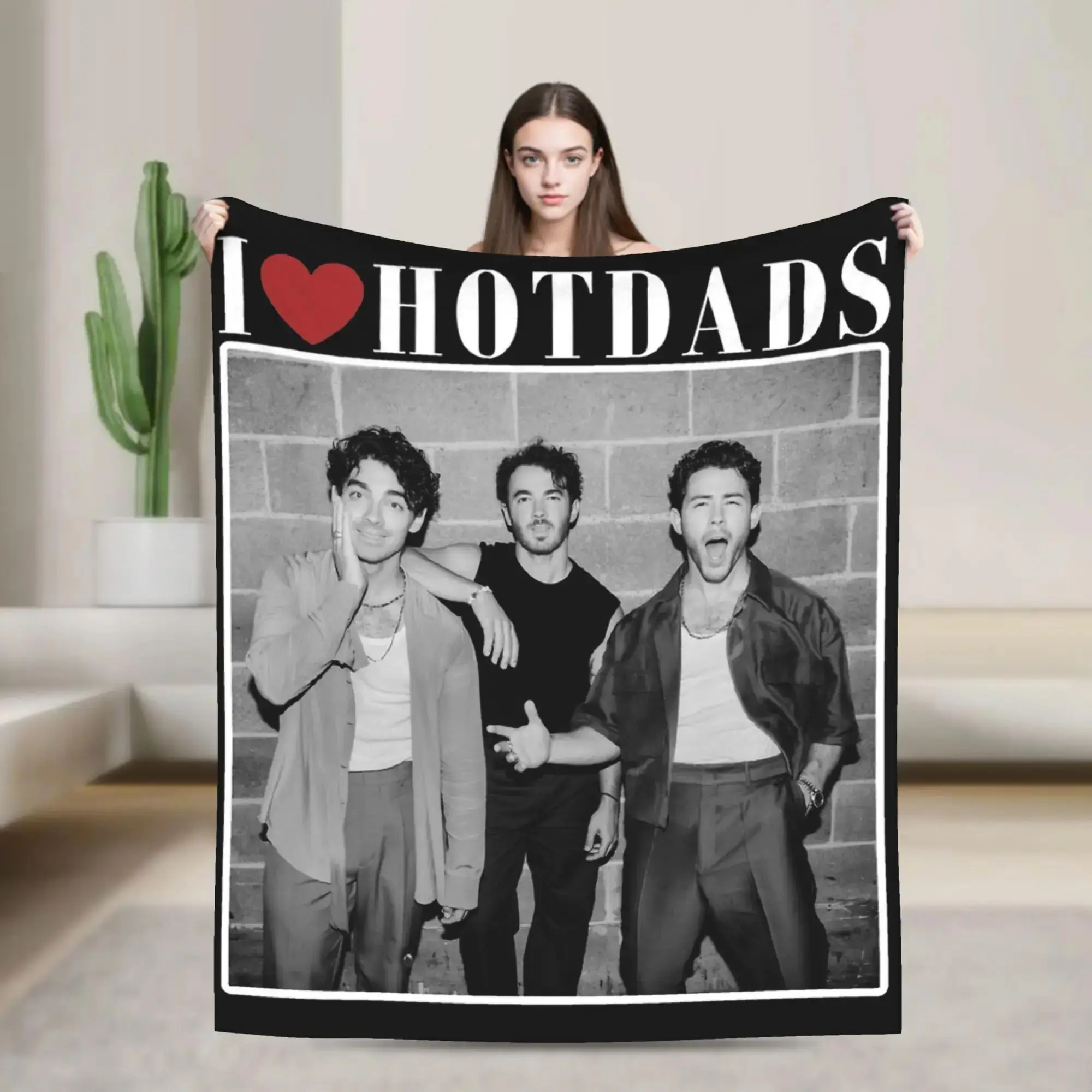 Мягкое одеяло I Love Hot Dads Jonas Brothers для детей и взрослых, плюшевый фланелевый плед для дивана, кровати, софы
Мягкое одеяло I Love Hot Dads Jonas Brothers для детей и взрослых, плюшевый фланелевый плед для дивана, кровати, софы