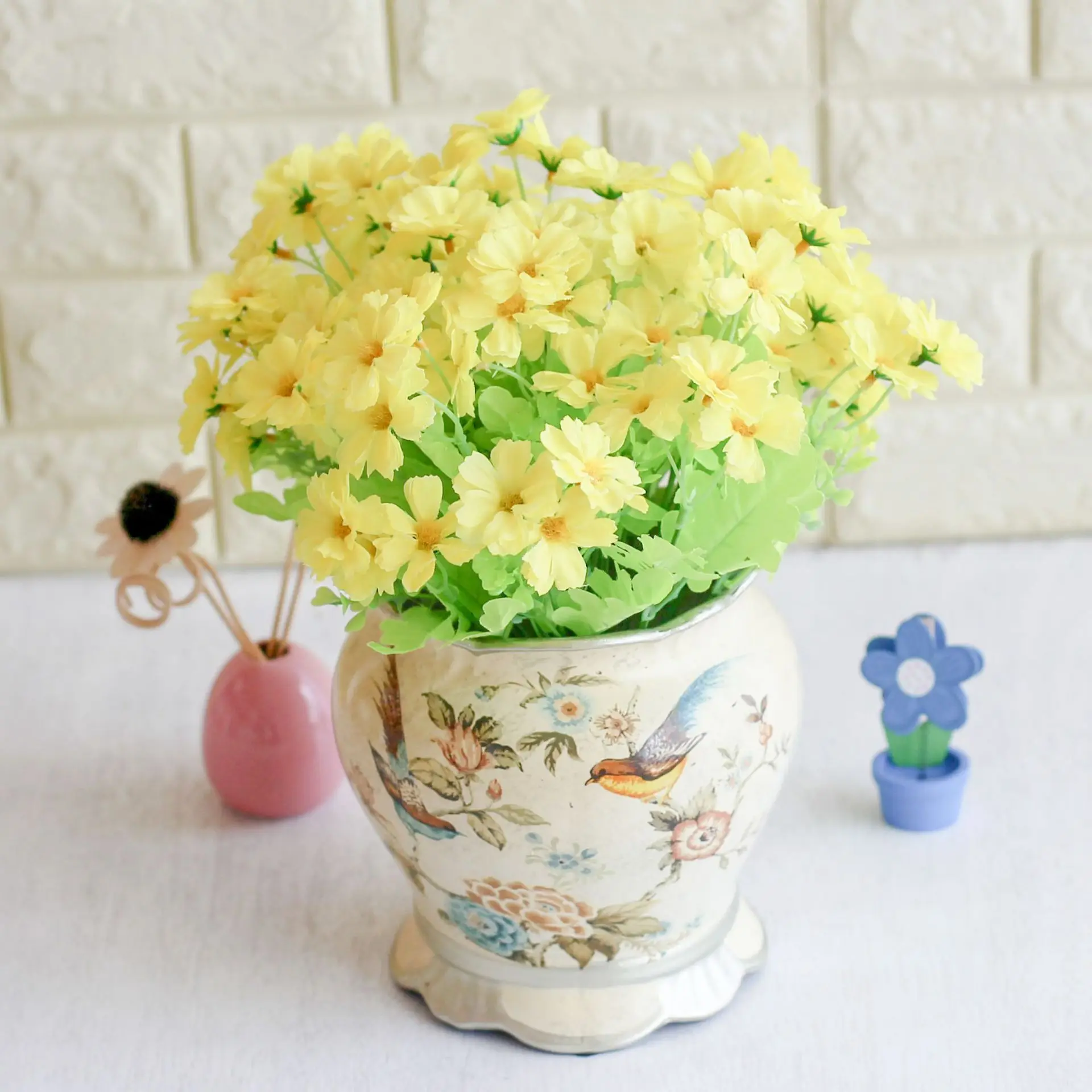 1PCS 33CM Long Artificial Flowers Silk Gerber Daisy for Home Decoration Fake Wildflowers Spring Flowers for Wedding Decoration
1PCS 33CM Long Artificial Flowers Silk Gerber Daisy for Home Decoration Fake Wildflowers Spring Flowers for Wedding Decoration
